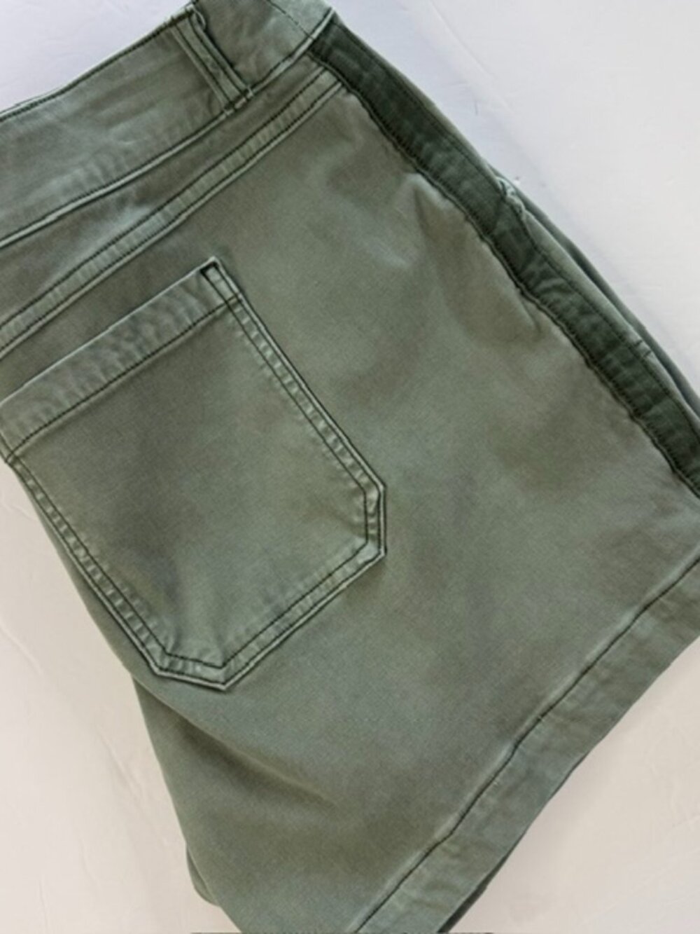 Spanx Stretch Twill Shorts Pull On 5" W XL Light Gray Side Stripe Casual
